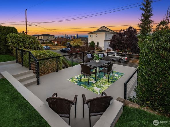 3257 37th Avenue SW, Seattle WA 98126