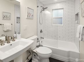 3257 37th Avenue SW, Seattle WA 98126