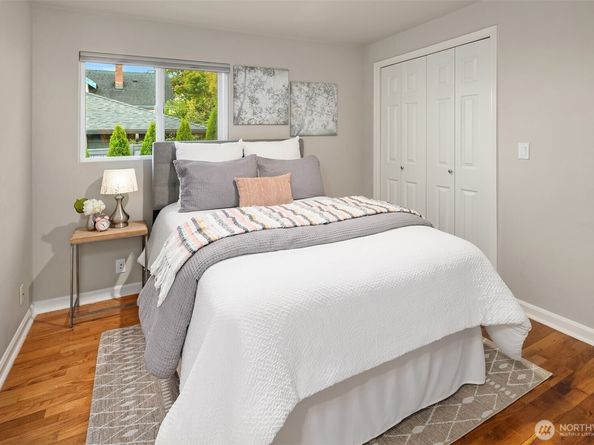 3257 37th Avenue SW, Seattle WA 98126