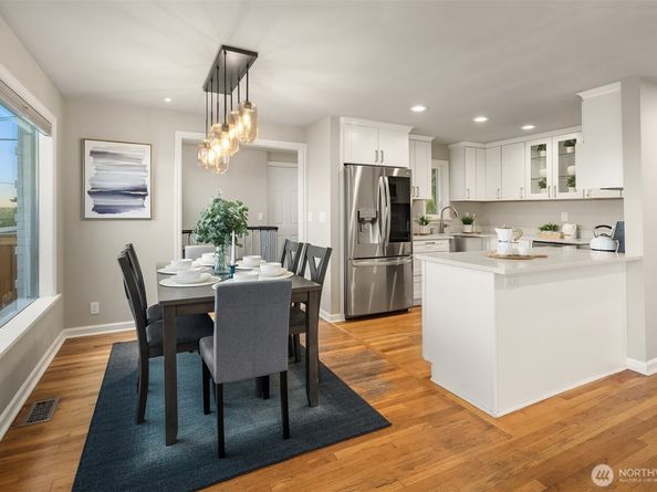 3257 37th Avenue SW, Seattle WA 98126