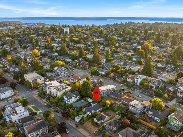 3257 37th Avenue SW, Seattle WA 98126