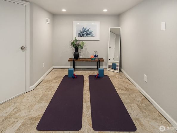 3257 37th Avenue SW, Seattle WA 98126