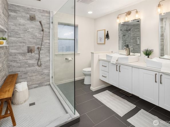 3257 37th Avenue SW, Seattle WA 98126