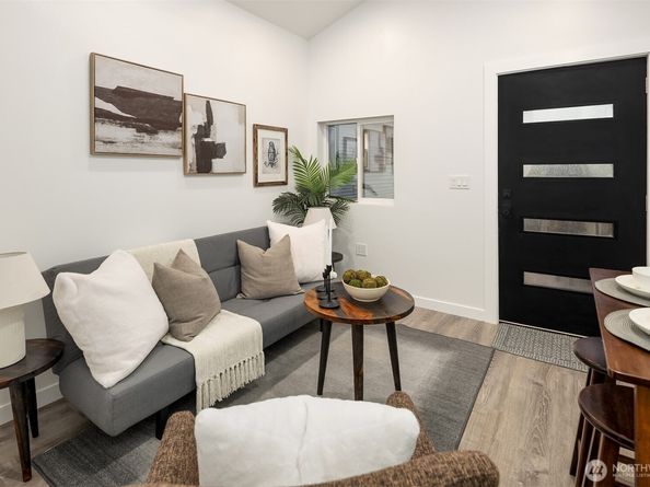 3257 37th Avenue SW, Seattle WA 98126