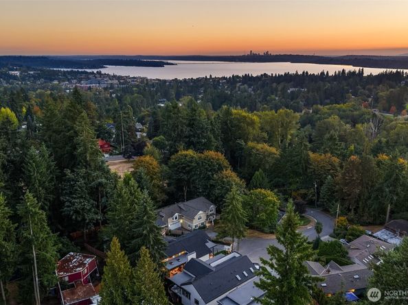 11217 NE 103rd Place, Kirkland WA 98033