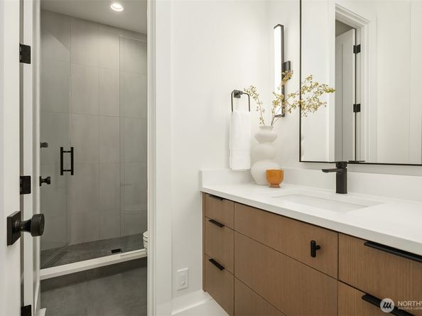 11217 NE 103rd Place, Kirkland WA 98033