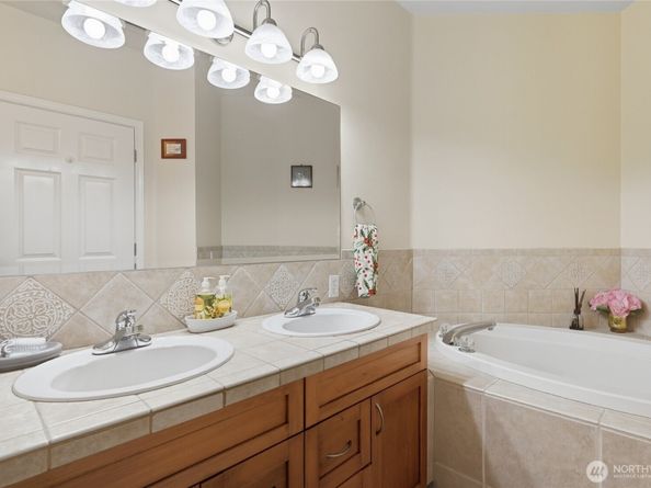 15000 Juanita Drive NE 405, Kenmore WA 98028