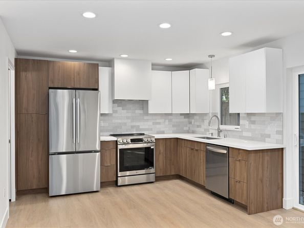 2349 NE 127 Street B, Seattle WA 98125