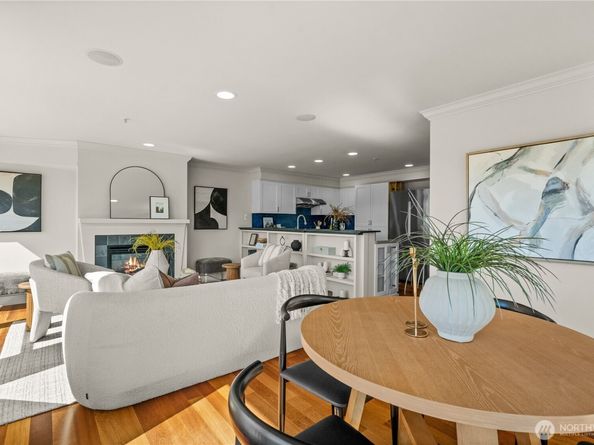 3919 Latona Avenue NE 305, Seattle WA 98105