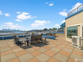 3919 Latona Avenue NE 305, Seattle WA 98105