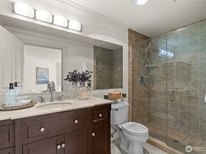 3919 Latona Avenue NE 305, Seattle WA 98105
