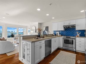 3919 Latona Avenue NE 305, Seattle WA 98105