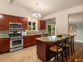 18710 64th Avenue W, Lynnwood WA 98037