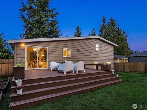 18710 64th Avenue W, Lynnwood WA 98037