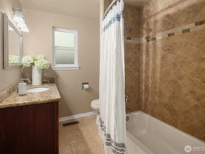 18710 64th Avenue W, Lynnwood WA 98037