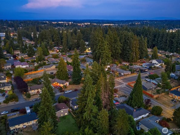 18710 64th Avenue W, Lynnwood WA 98037