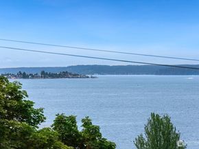 522 W Mercer Place 403, Seattle WA 98119
