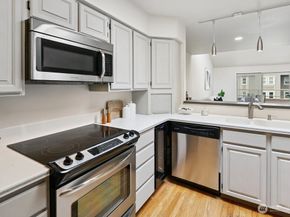 522 W Mercer Place 403, Seattle WA 98119
