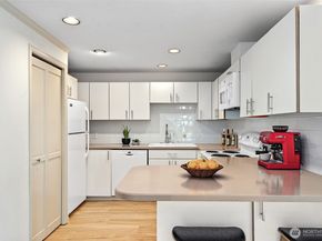 614 E Lynn Street 1, Seattle WA 98102