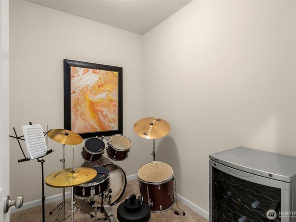 8214 NE 163rd Place, Kenmore WA 98028