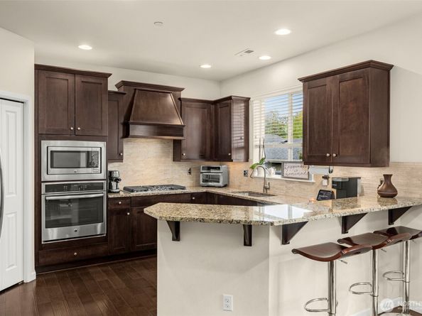 8214 NE 163rd Place, Kenmore WA 98028