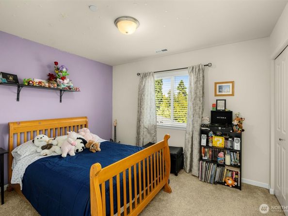 8214 NE 163rd Place, Kenmore WA 98028