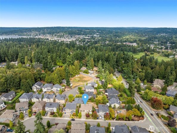 8214 NE 163rd Place, Kenmore WA 98028
