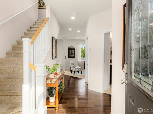 8214 NE 163rd Place, Kenmore WA 98028