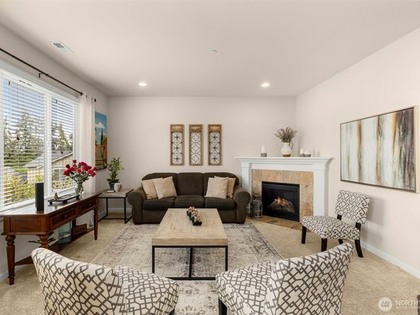8214 NE 163rd Place, Kenmore WA 98028