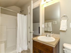 9311 S 216th Place, Kent WA 98031