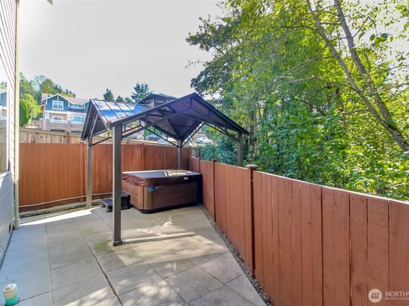 9311 S 216th Place, Kent WA 98031