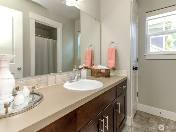 9311 S 216th Place, Kent WA 98031