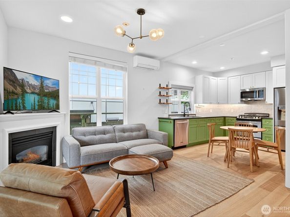 414 Malden Avenue E B, Seattle WA 98112