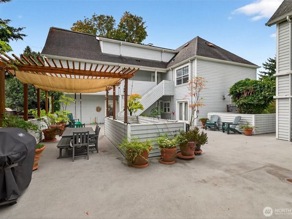 414 Malden Avenue E B, Seattle WA 98112