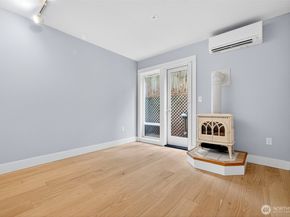 414 Malden Avenue E B, Seattle WA 98112