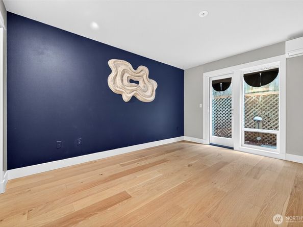 414 Malden Avenue E B, Seattle WA 98112