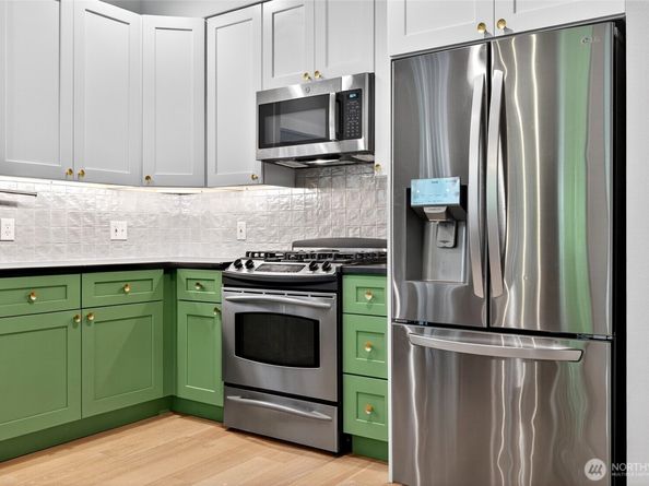 414 Malden Avenue E B, Seattle WA 98112