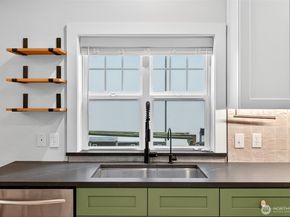 414 Malden Avenue E B, Seattle WA 98112