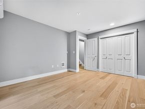 414 Malden Avenue E B, Seattle WA 98112