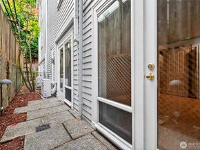 414 Malden Avenue E B, Seattle WA 98112