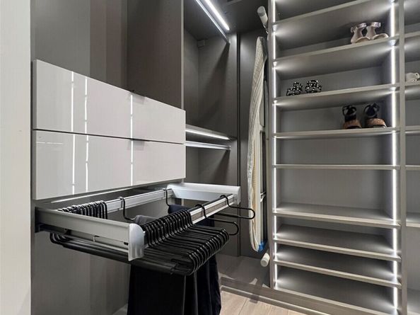 2717 Western Avenue PH04, Seattle WA 98121