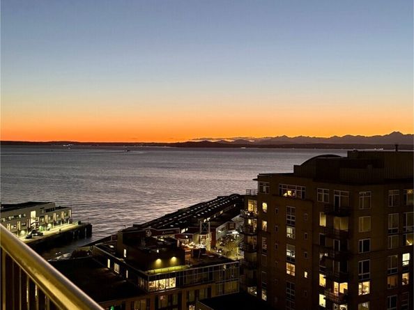 2717 Western Avenue PH04, Seattle WA 98121
