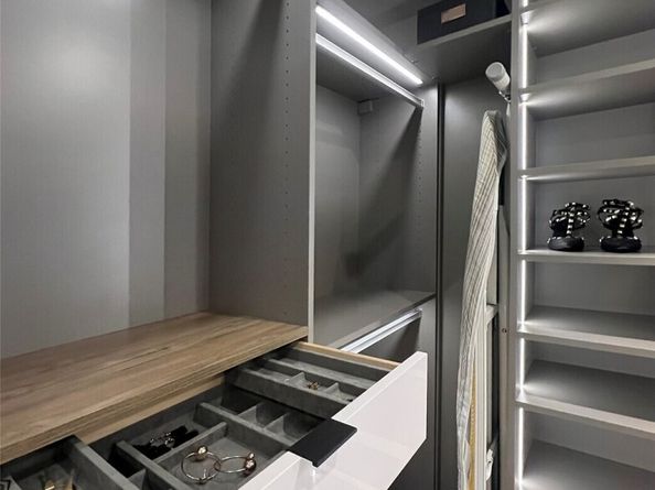 2717 Western Avenue PH04, Seattle WA 98121