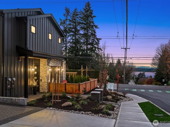 10805 NE 60th Street, Kirkland WA 98033