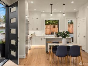 10805 NE 60th Street, Kirkland WA 98033