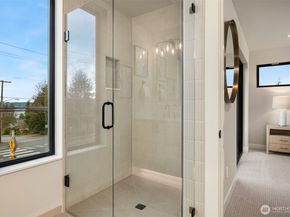 10805 NE 60th Street, Kirkland WA 98033