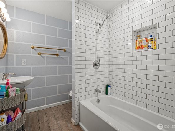 5537 S 119th St, Seattle WA 98178