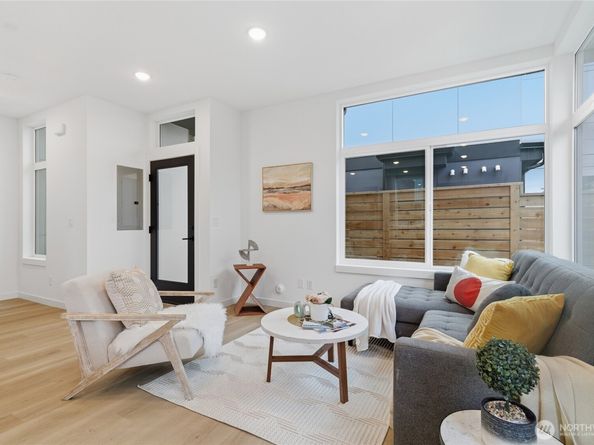 805 S Sullivan Street, Seattle WA 98108