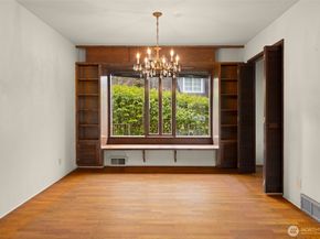 5265 West Mercer Way, Mercer Island WA 98040