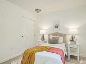 25025 SE Klahanie Boulevard J102, Sammamish WA 98029